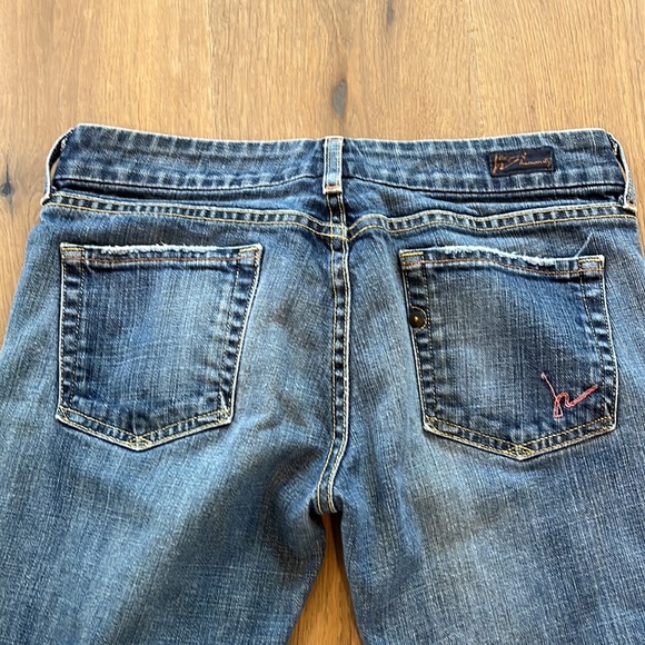 Citizens of Humanity size 29 flared low rise jean - Picture 4 of 8